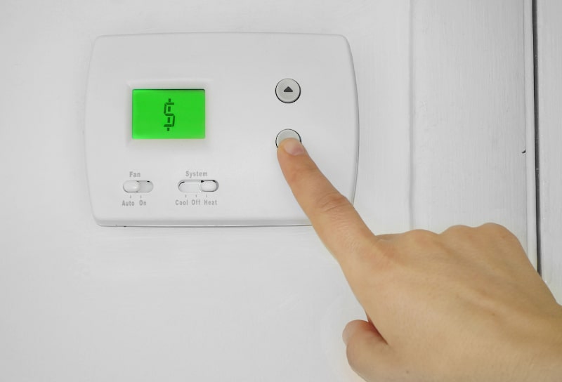 5 Reasons to Upgrade Your Old Manual Thermostat in Westwego, LA